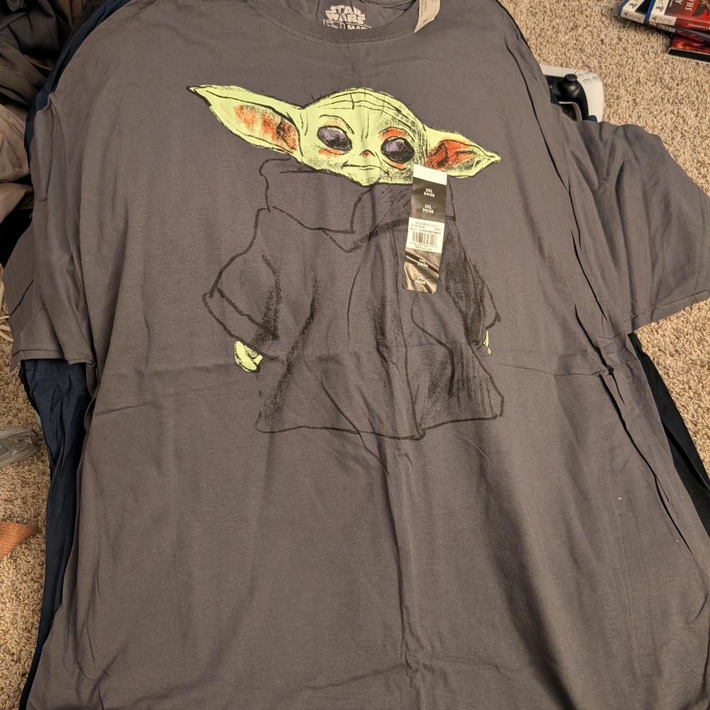 Star Wars Gray T-Shirt with Grogu Graphic